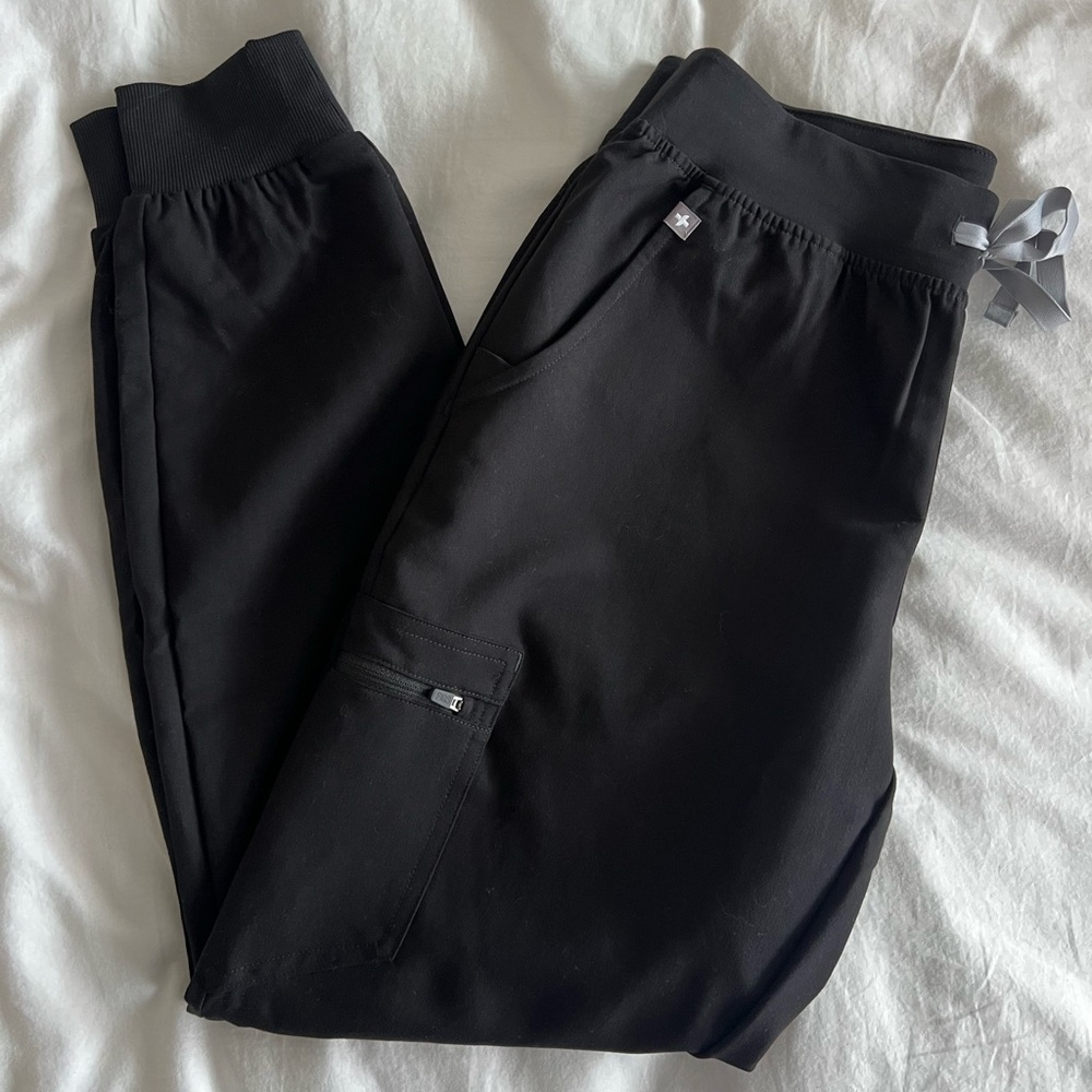 WOMENS BLACK SMALL FIGS JOGGERS